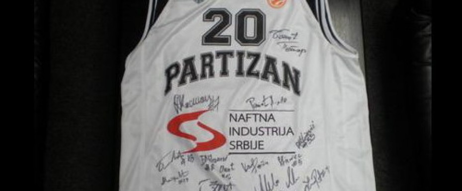 Humanitarna aukcija: Potpisan originalni dres!