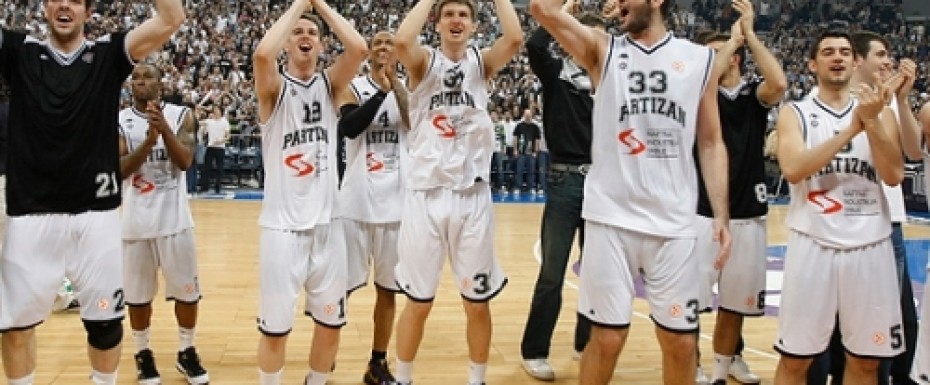 SVETLOST PARIZA ČEKA SJAJNE CRNO-BELE !