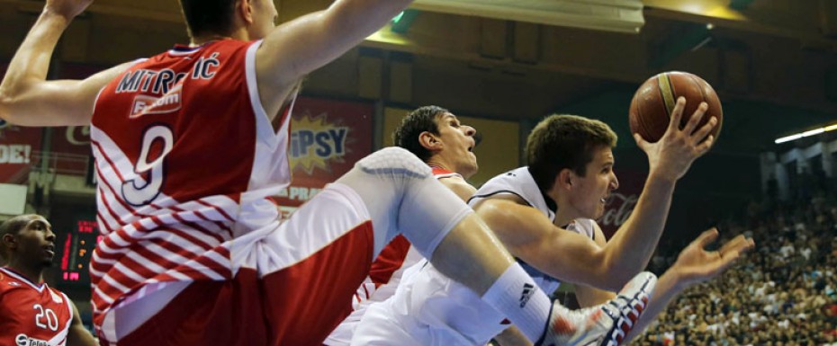 Prvi meč završen, Zvezda stigla do pobede