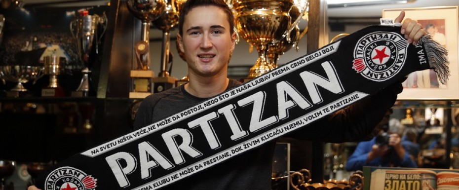 Stefan Pot potpisao ugovor sa crno-belima