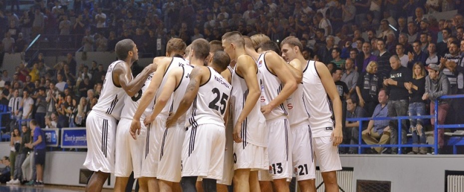 Partizan savladao Lukoil pred punim tribinama Hale sportova 