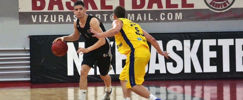 Crno-beli odigrali prvi test meč