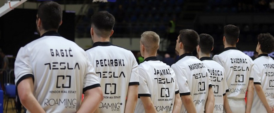 Crno-beli sutra u Novom Pazaru