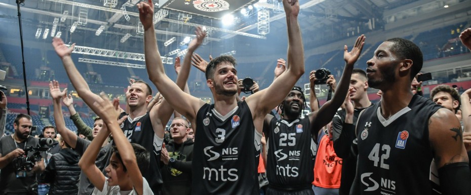 Crno-beli sutra u Hali sportova